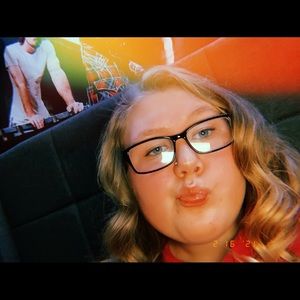 Meet your Posher, Lexi